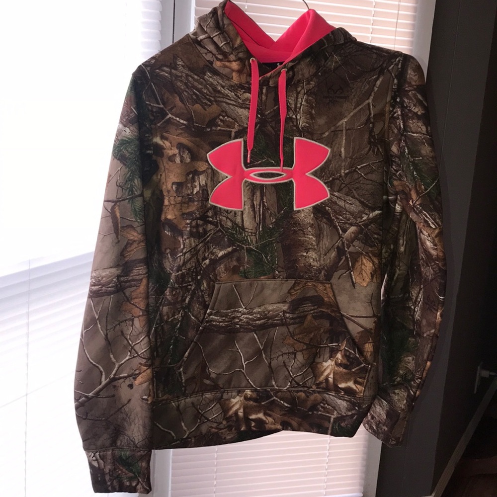 Camo and pink under armour hoodie!